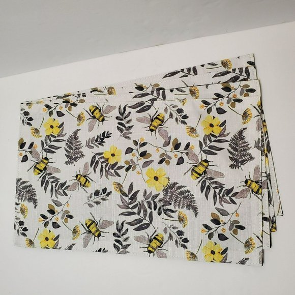 Bee Wildflower Placemats, Set of 4, Yellow Flowers Black, Cottagecore, NWT - Picture 1 of 6